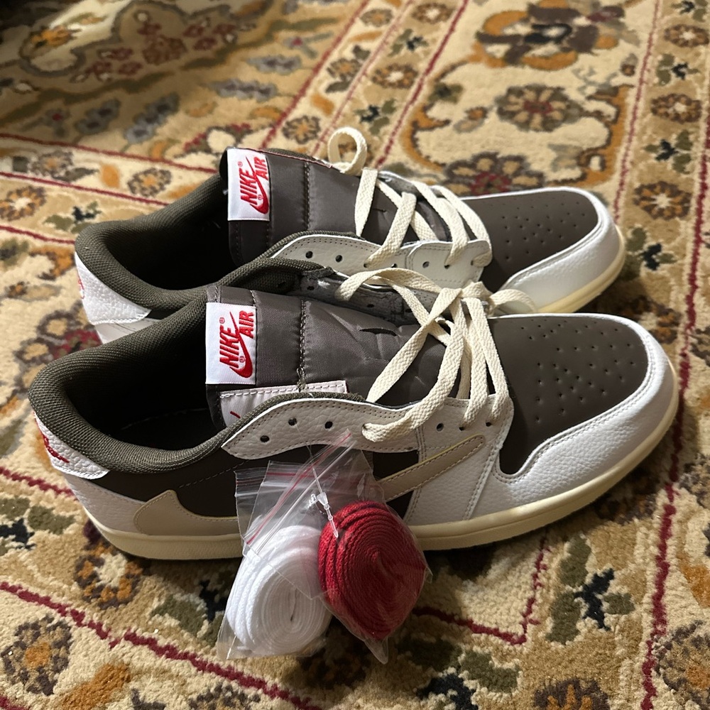 Nike Travis Scott Air Jordan 1 replica Size 13 Men (given as a gift, can’t fit)